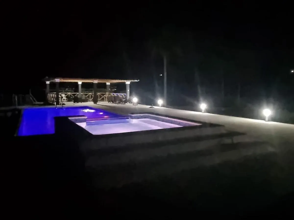 Vivienda Altos de Bayón 2, en Cabrera 0*,
